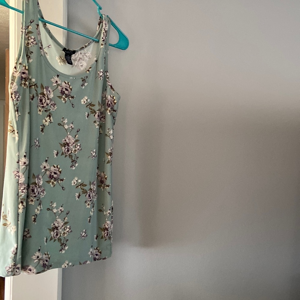 Sleeveless tank top